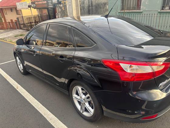 FORD FOCUS 2.0 SE SEDAN 16V FLEX 4P POWERSHIFT FORD FOCUS 2.0 SE SEDAN 16V FLEX 4P POWERSHIFT
